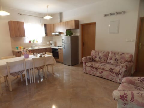 House Andro - Unit 373825-13