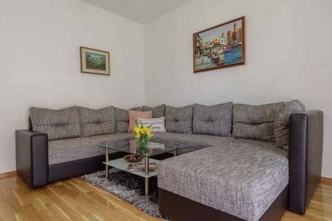 Apartment Vana - Unit 373827-13