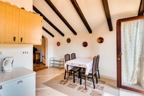 Apartments Land - Unit 373845-13