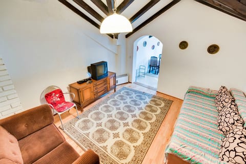 Apartments Land - Unit 373845-13