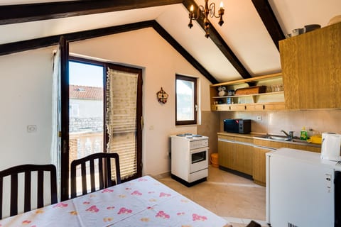 Apartments Land - Unit 373845-13