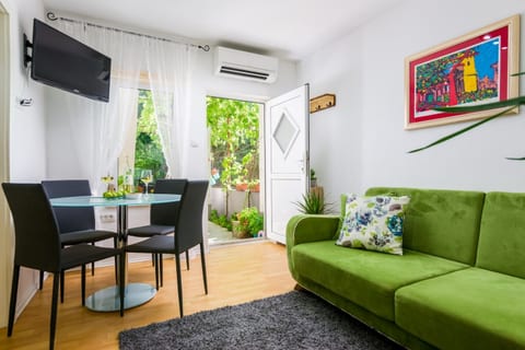Apartment Jurica - Unit 374366-13