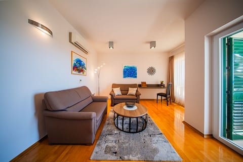 Apartments Tomo - Unit 373935-13
