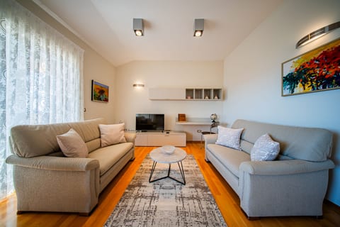 Apartments Tomo - Unit 373936-13