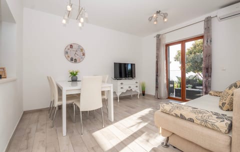 Apartment Sima - Unit 373990-13