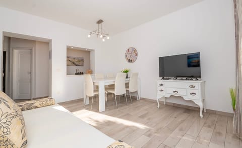 Apartment Sima - Unit 373990-13