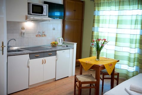 Apartments and Rooms Robi - Unit 374016-13