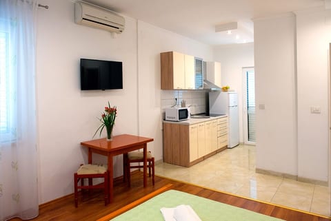 Apartments and Rooms Robi - Unit 374017-13