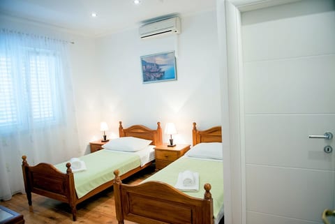 Apartments and Rooms Robi - Unit 374019-13