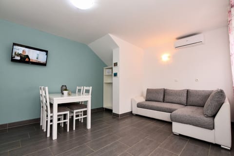 Apartment Gordana Mar - Unit 374044-13