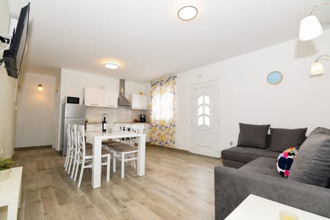 Apartment Gordana Mar - Unit 374681-13