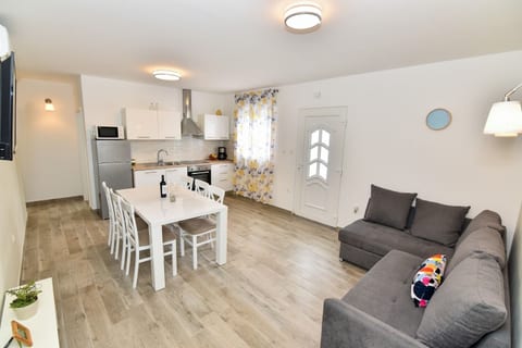 Apartment Gordana Mar - Unit 374681-13