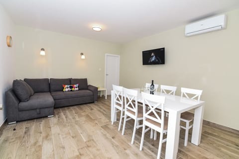 Apartment Gordana Mar - Unit 374681-13