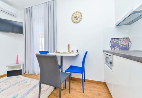 Apartments Sunny by the Sea - Unit 374064-13