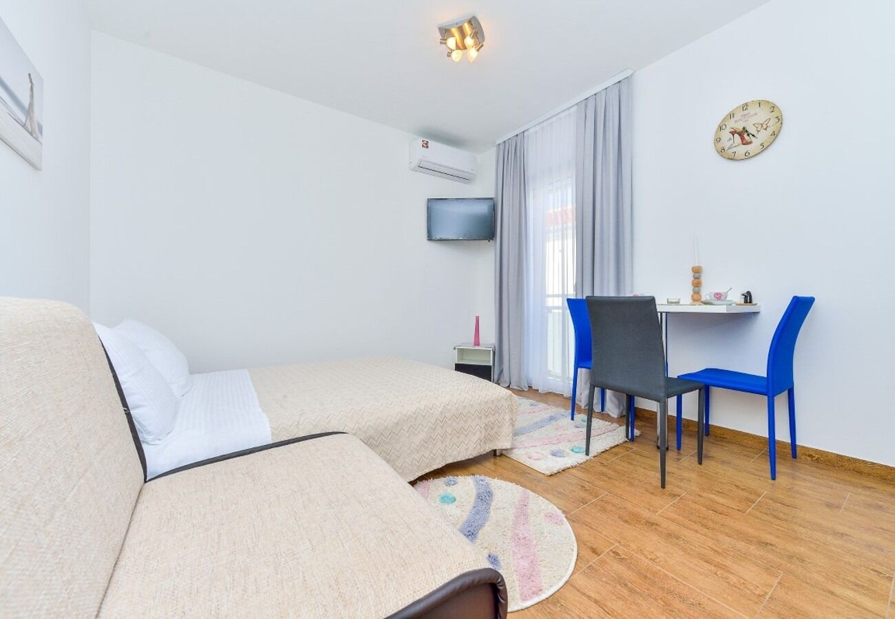 apartments-sunny-by-the-sea-a2/