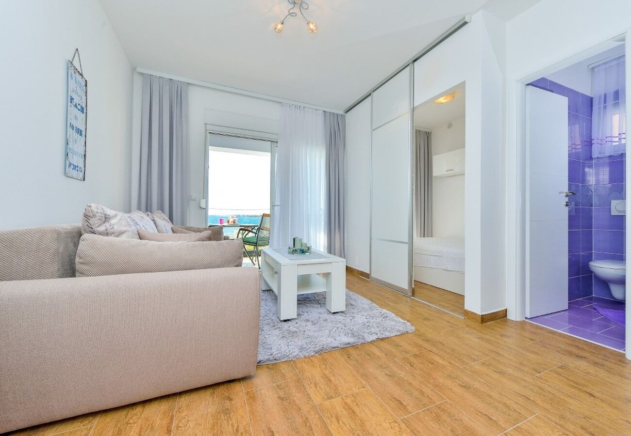 apartments-sunny-by-the-sea-a3/