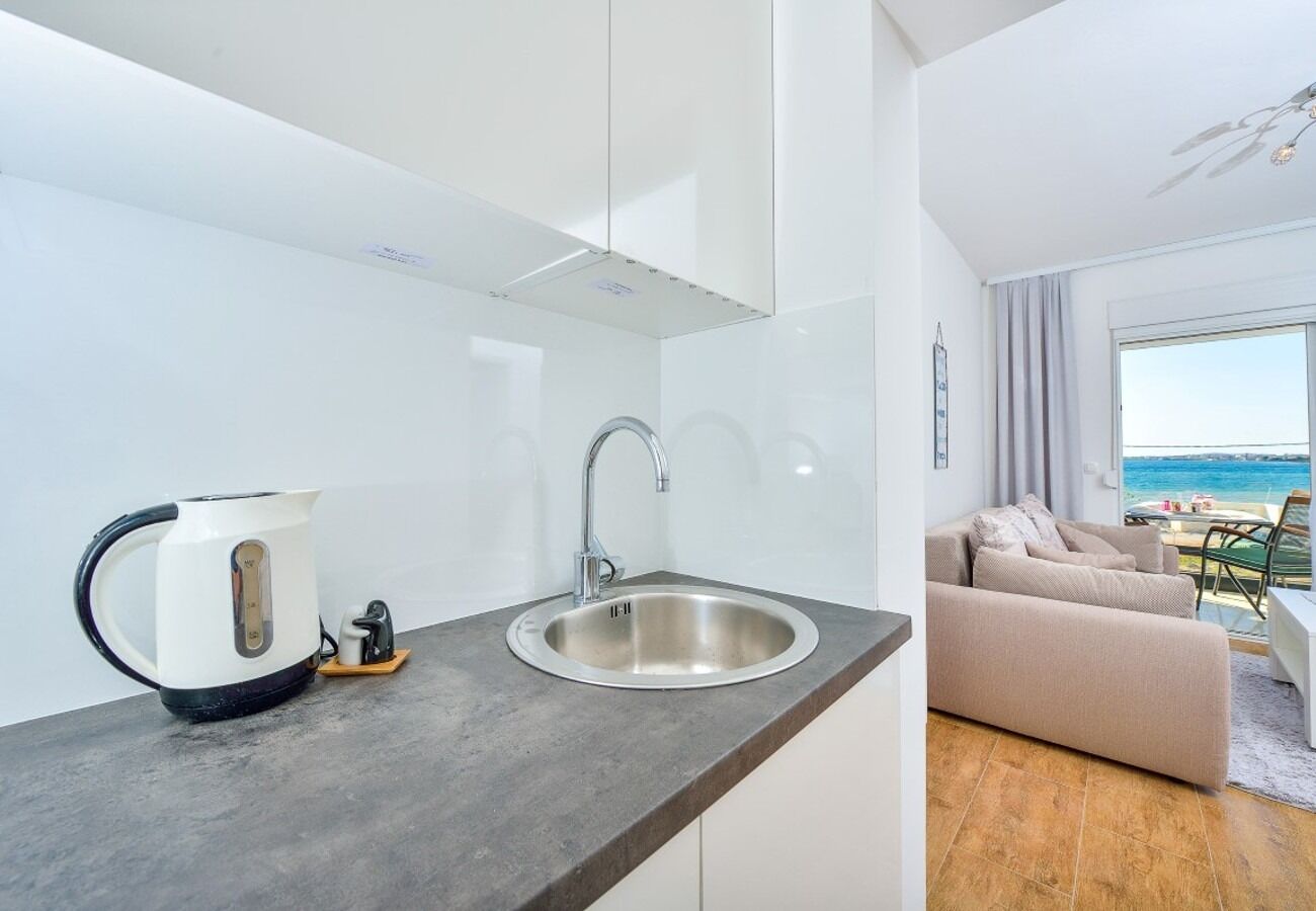 apartments-sunny-by-the-sea-a3/