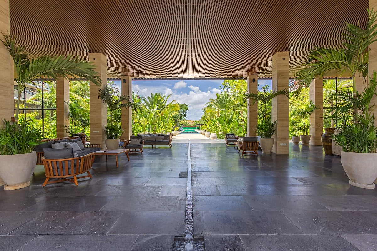 Playacar Luxury Condo | Pools, Gym, Walk to Beach image 15