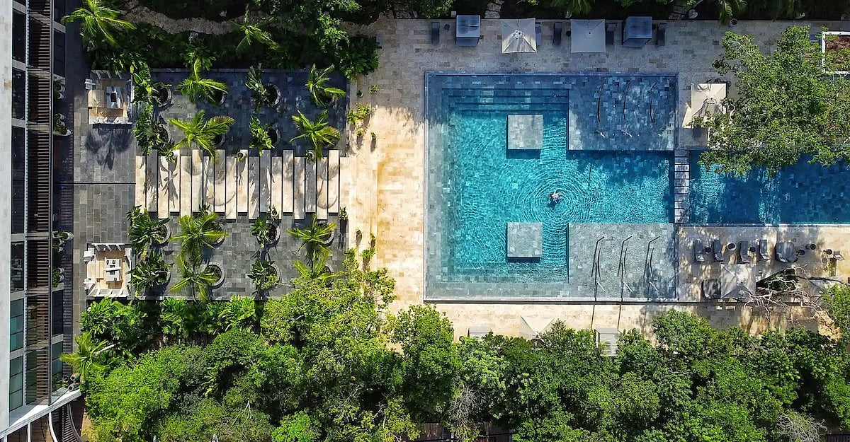Playacar Luxury Condo | Pools, Gym, Walk to Beach image 7