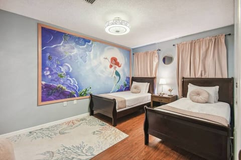A Magical Villa Getaway-20 Min from Disney World!