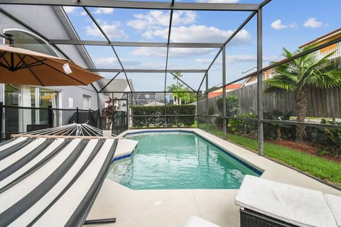 A Magical Villa Getaway-20 Min from Disney World!