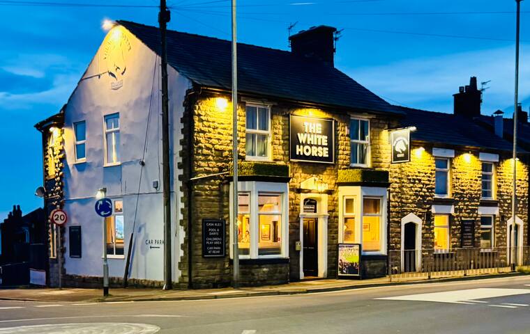 Ivy House Guest Accommodation - Heath Charnock