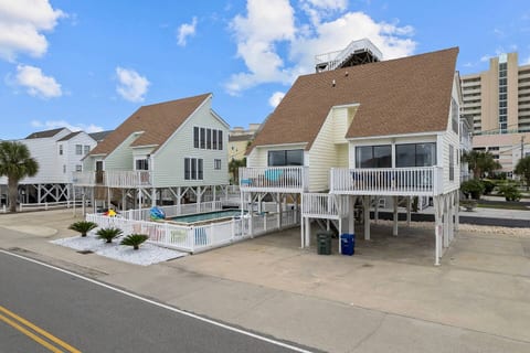 Private Heated Pool | 24 Guests | 2 Min to BEACH |