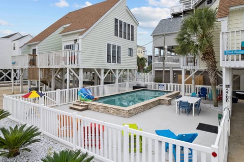Private Heated Pool | 24 Guests | 2 Min to BEACH |