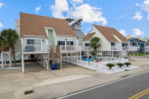 Private Heated Pool | 24 Guests | 2 Min to BEACH |