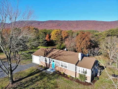 Fort Valley Cottage at Persimmon Hill Entire House