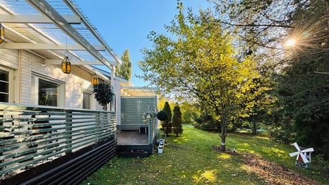 Entire cozy house with parking,sauna,patio,nature