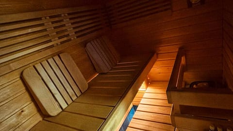 Entire cozy house with parking,sauna,patio,nature