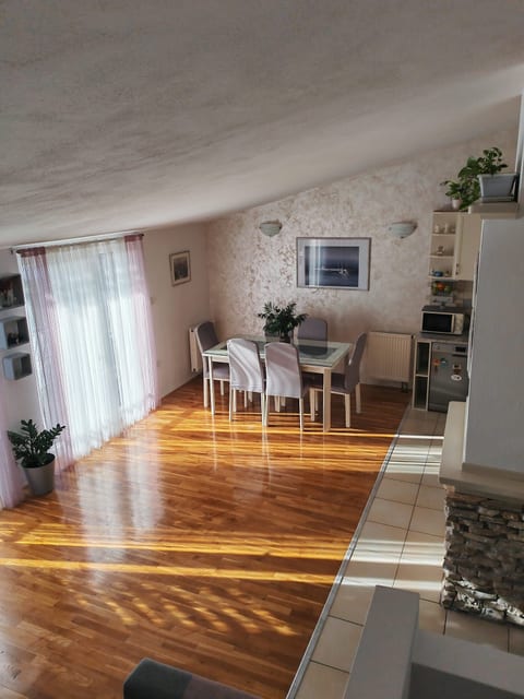 Apartment Damir - Unit 374085-13