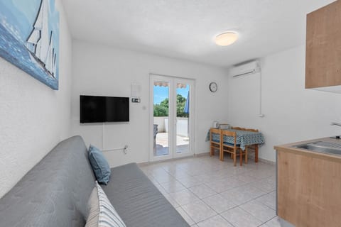Apartment Uga2 - Unit 374182-13