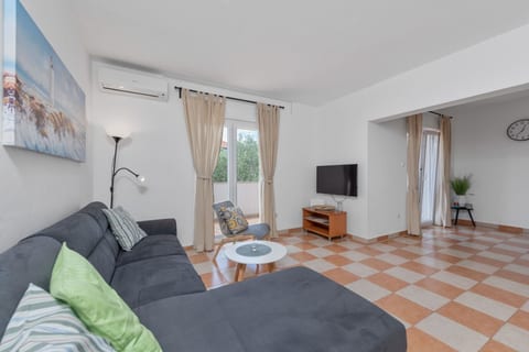 Apartment Uga2 - Unit 374184-13