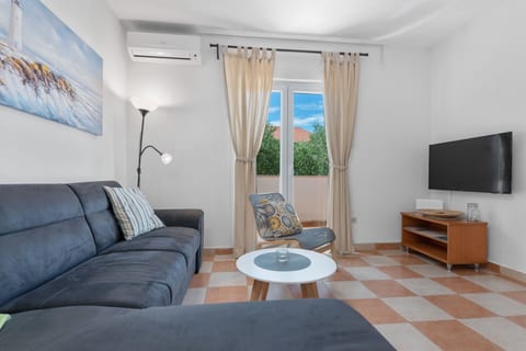Apartment Uga2 - Unit 374184-13