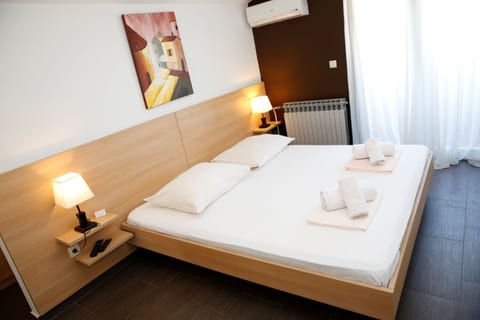 Apartments and Rooms guesthouse Lorenta - Unit 374277-13