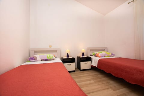 Apartments Ljubo - Unit 374337-13
