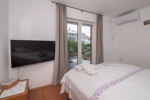 Apartments Jak - Unit 374352-13