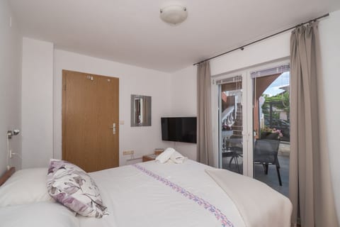 Apartments Jak - Unit 374352-13