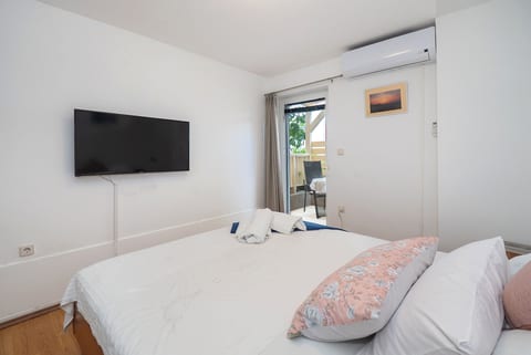 Apartments Jak - Unit 374353-13