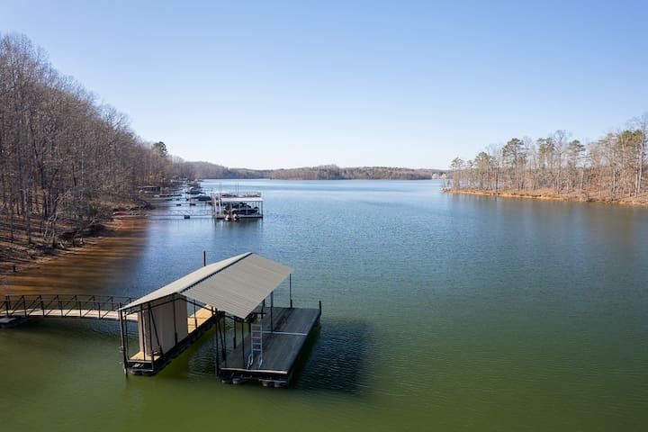 Cabane confortable au bord du lac avec quai privé - Gainesville