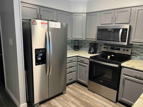 Fully equipped kitchen.