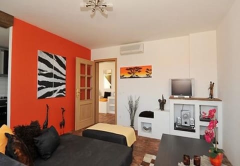 Apartments Martin - Unit 374405-13