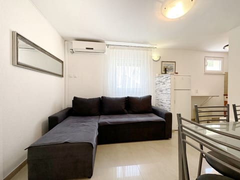 Apartments JoRa - Unit 374412-13