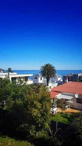 Fab view/Close to beach/BBQ/Solar back-up/Garden/