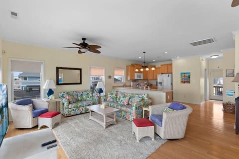Panoramic Ocean Views! Stocked w/ Beach Gear!