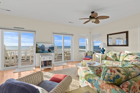 Panoramic Ocean Views! Stocked w/ Beach Gear!
