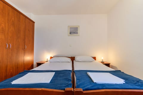 Apartments Vlado - Unit 374481-13