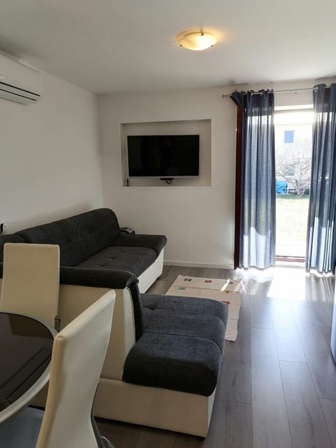 Apartment Maria - Unit 374487-13